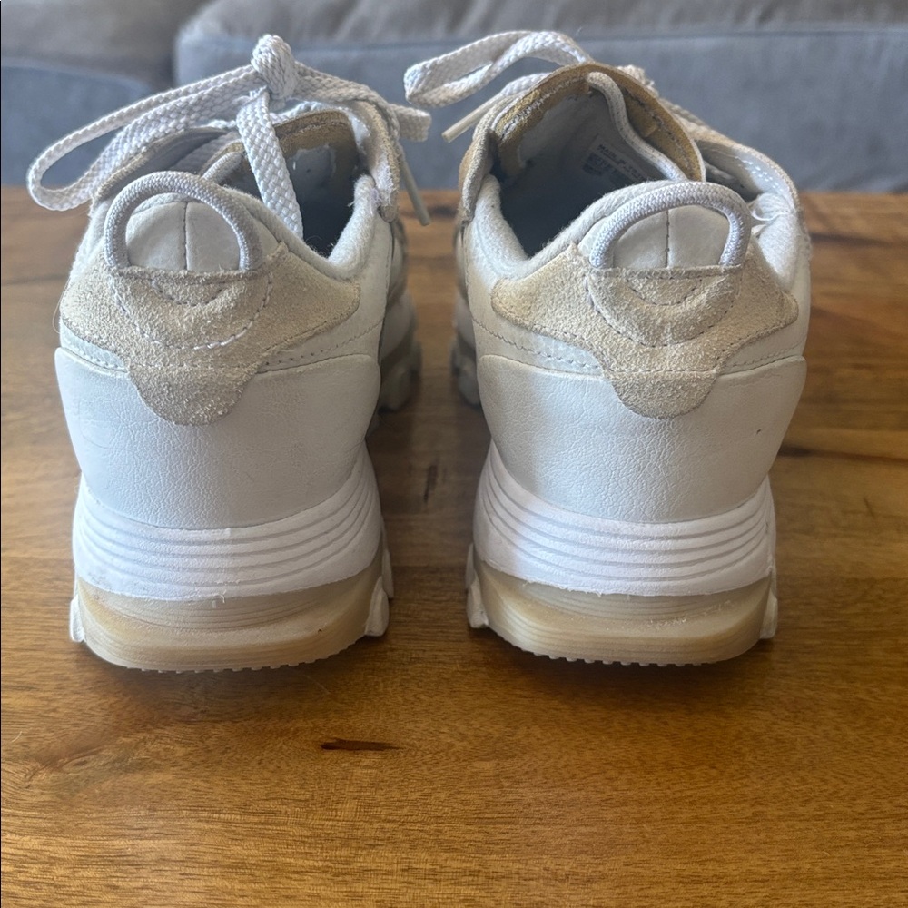 Cardi B x Reebok Sneakers - Picture 6 of 9